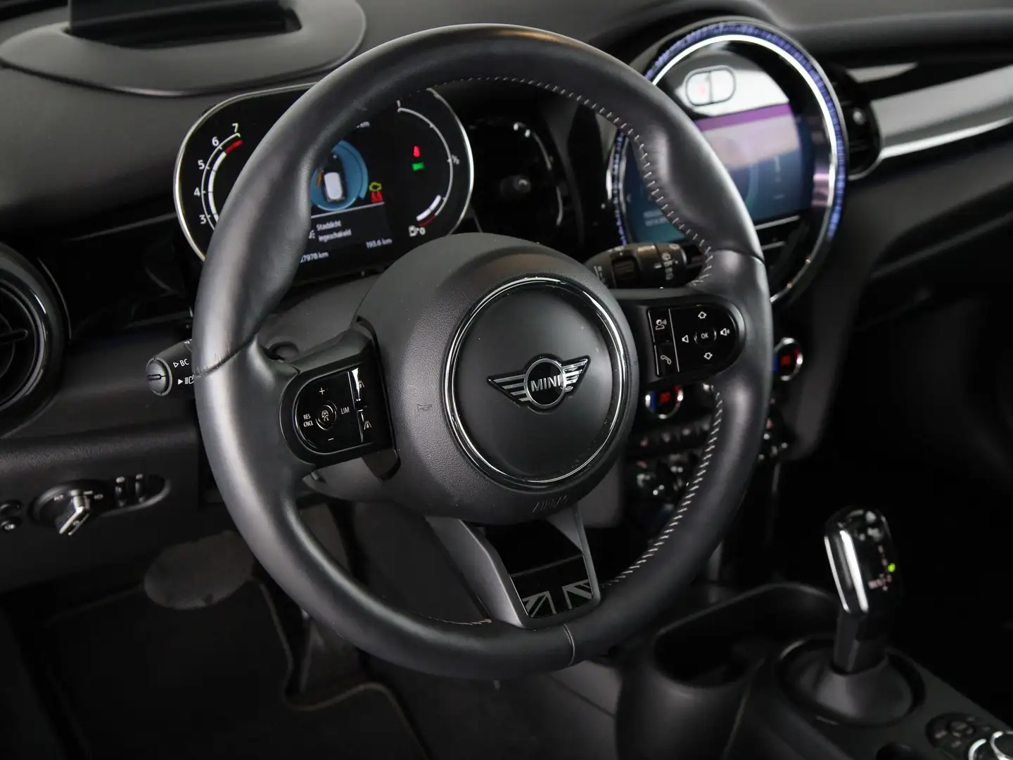 MINI Cooper 3-deurs Yours Aut. Grijs - 2