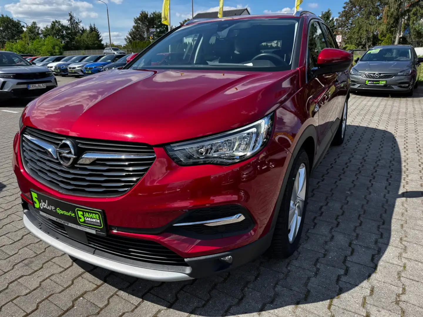 Opel Grandland 1.6T Hybrid Navi RFK SHZ el.Heckklappe Rot - 1