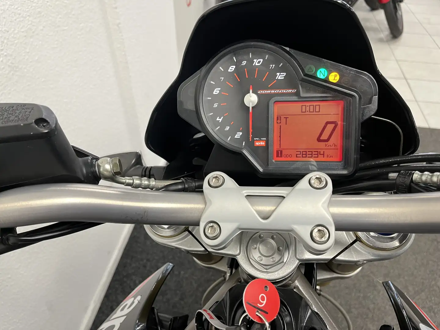 Aprilia Dorsoduro 750 Zwart - 2