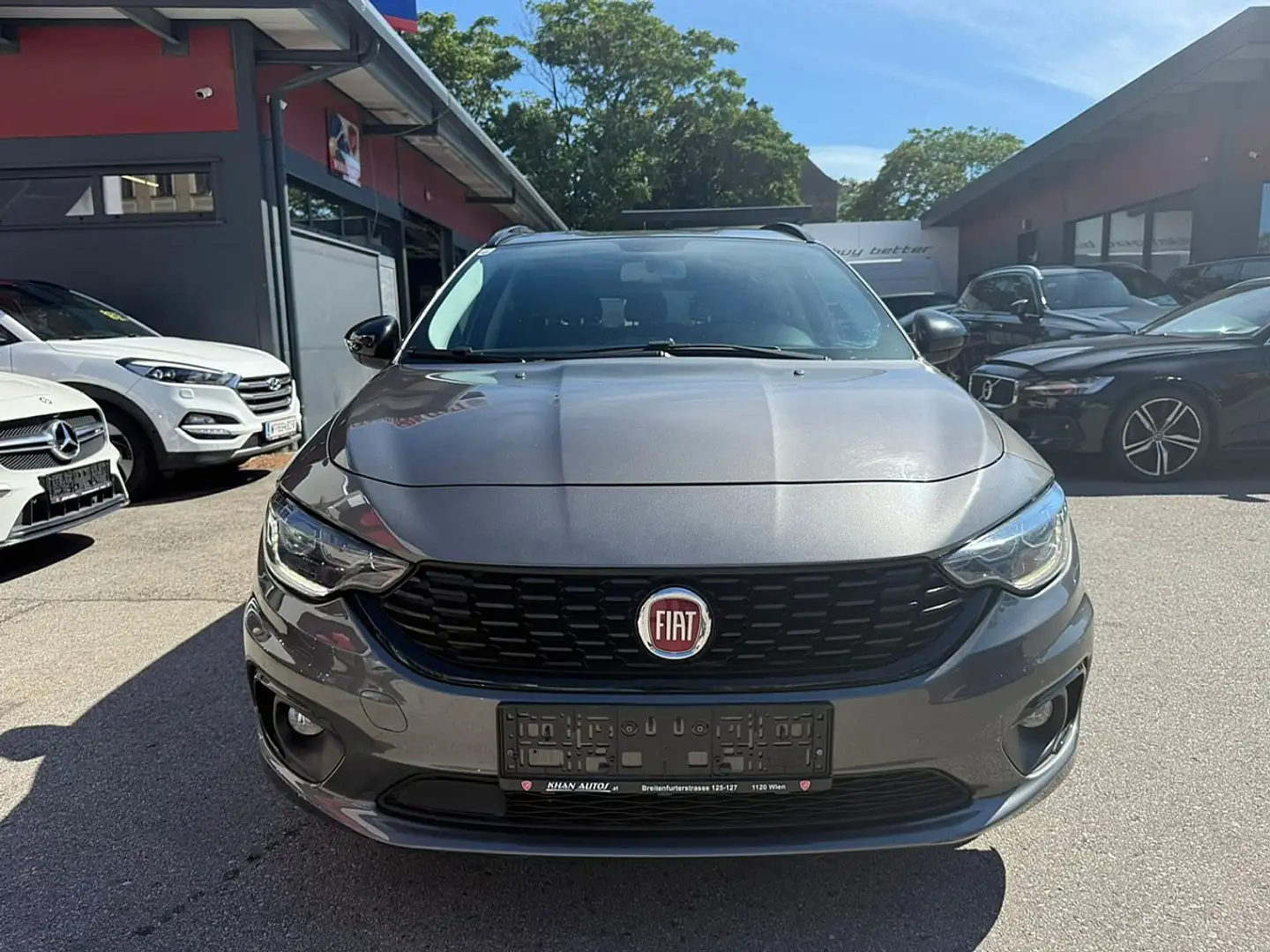 Fiat Tipo MultiJet 120 SCR DCT Lounge *Navi*RFKamera* Grau - 2