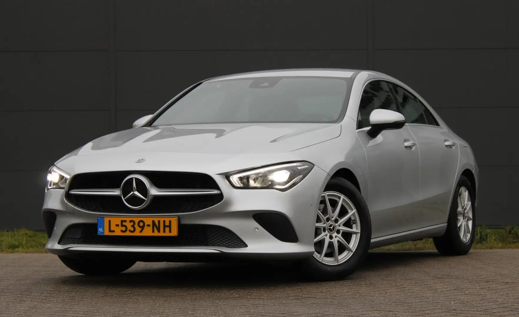 Mercedes-Benz CLA 180 Business Solution 1eEigenaar Gris - 2