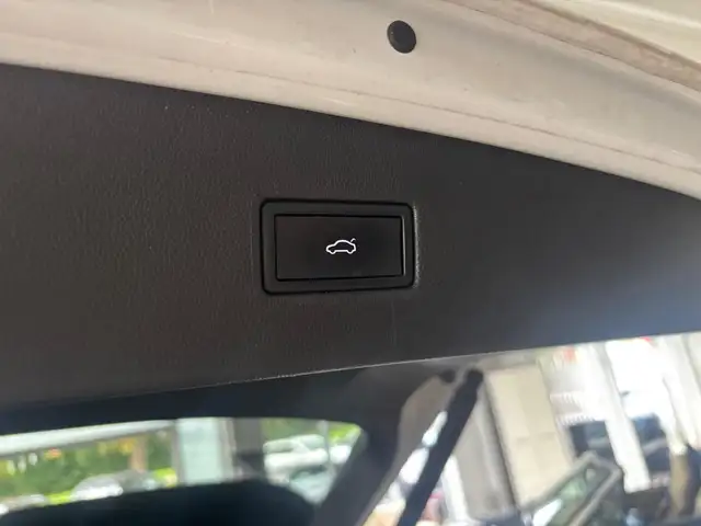 Volkswagen Tiguan Allspace view 14