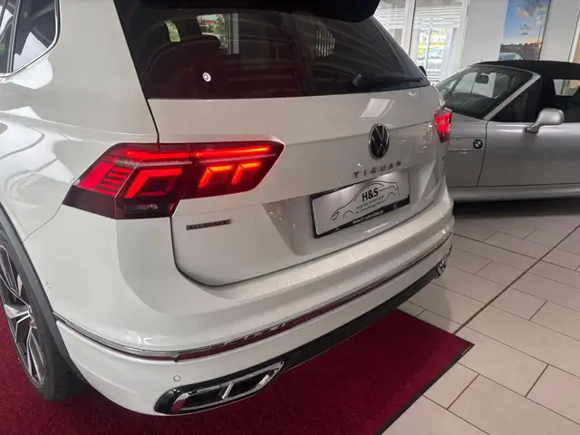 Volkswagen Tiguan Allspace view 7