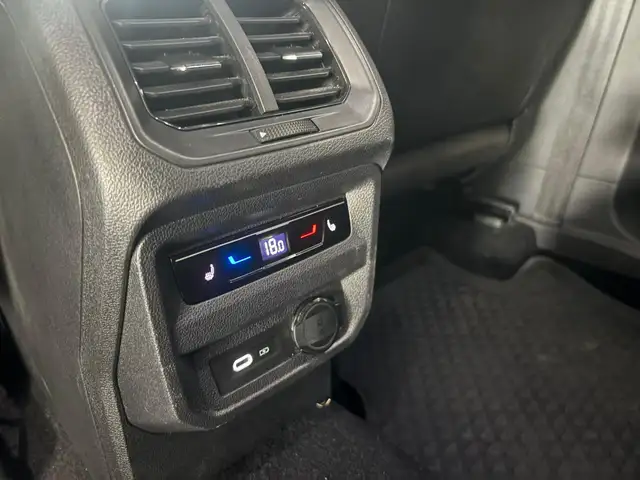 Volkswagen Tiguan Allspace view 15