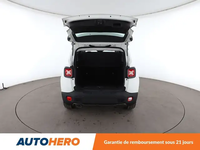 Jeep Renegade view 16