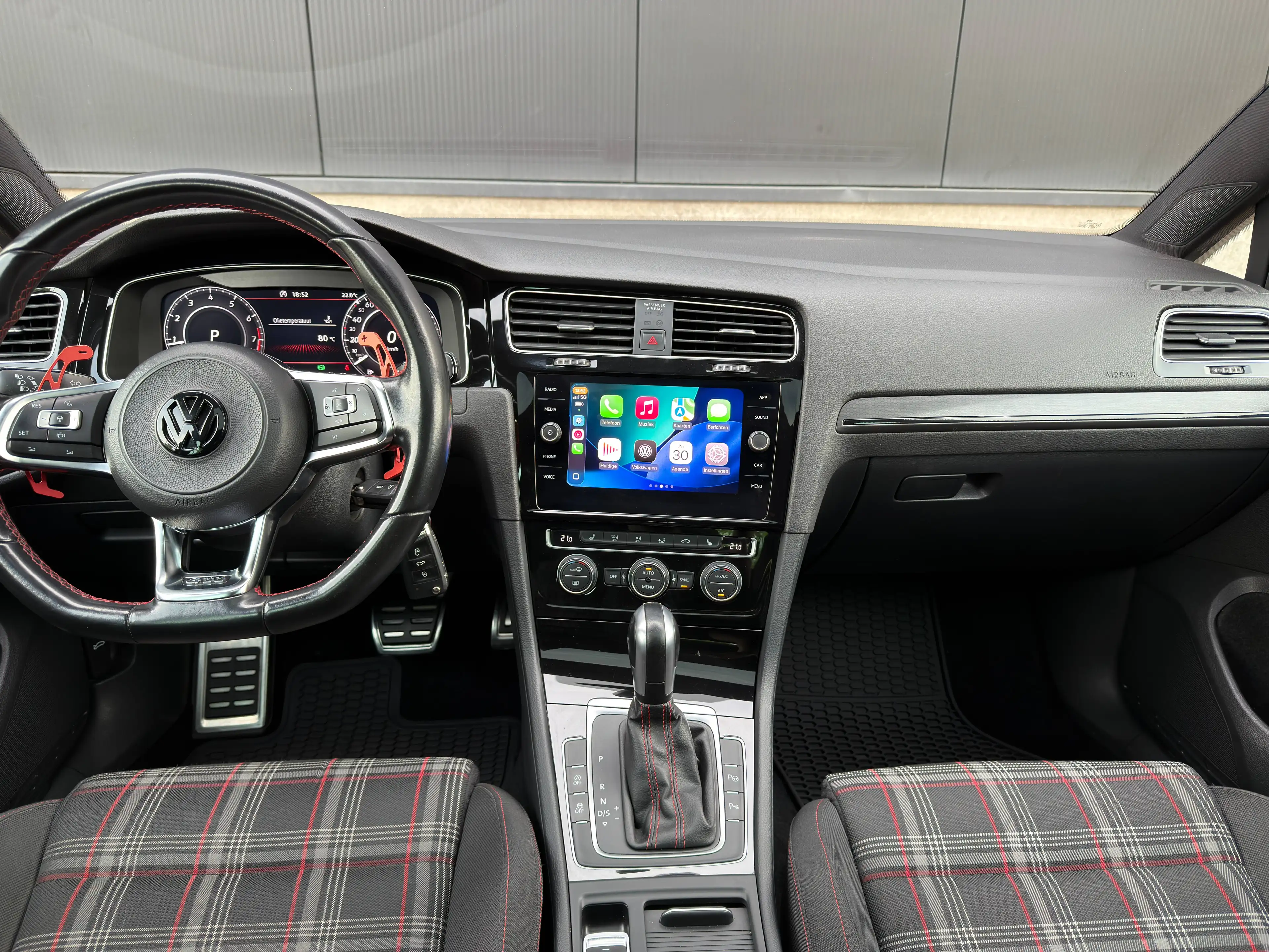 Volkswagen Golf GTI Golf 2.0 TSI Performance DSG — photo 13