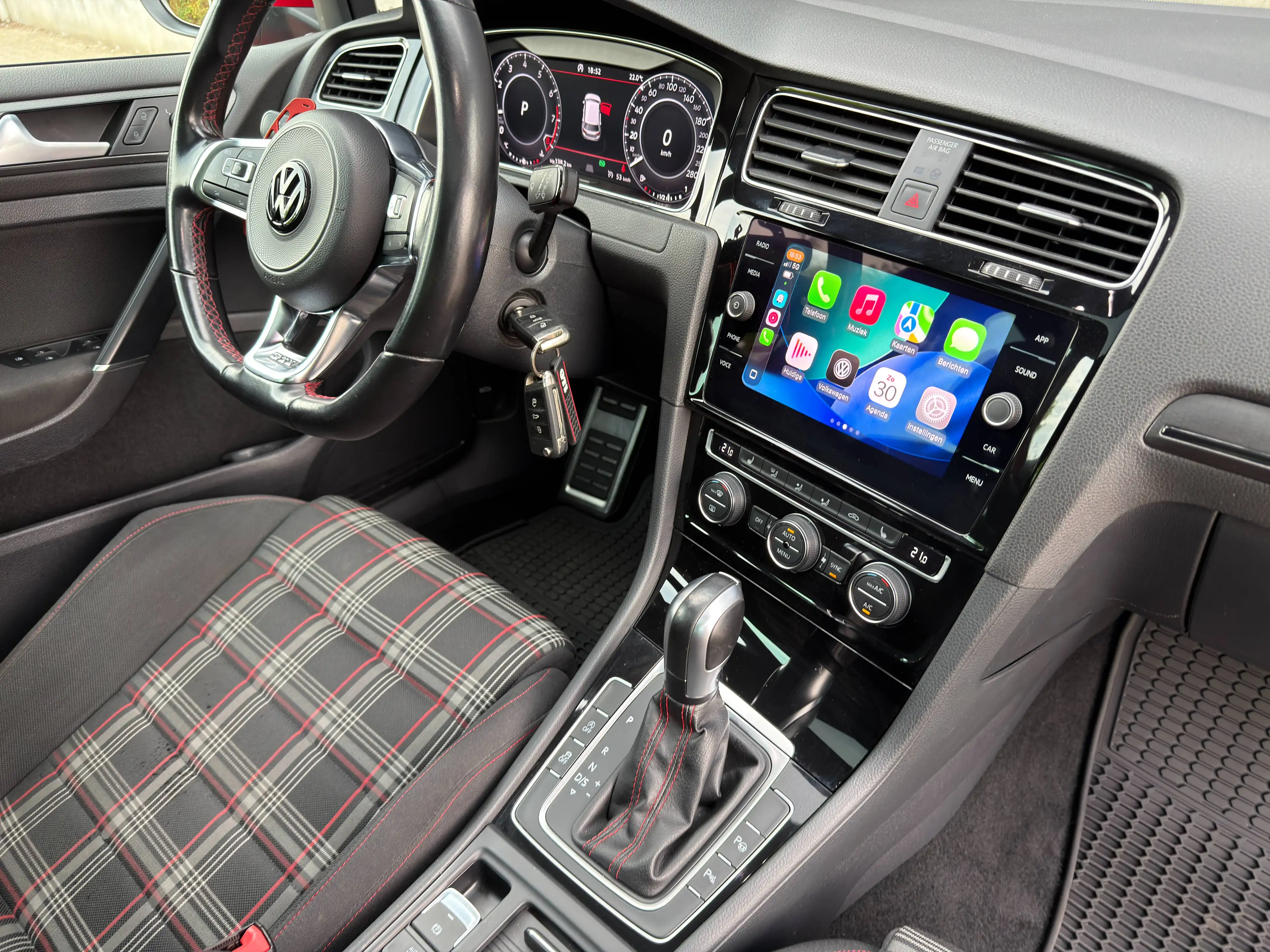 Volkswagen Golf GTI Golf 2.0 TSI Performance DSG — photo 15