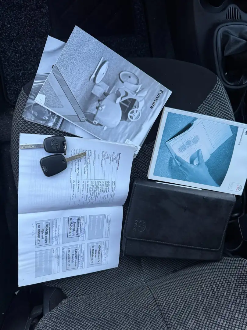 Toyota Aygo 1.0 VVT-i Dynamic Orange AIRCO LED 116847 KM O.H B Grau - 2