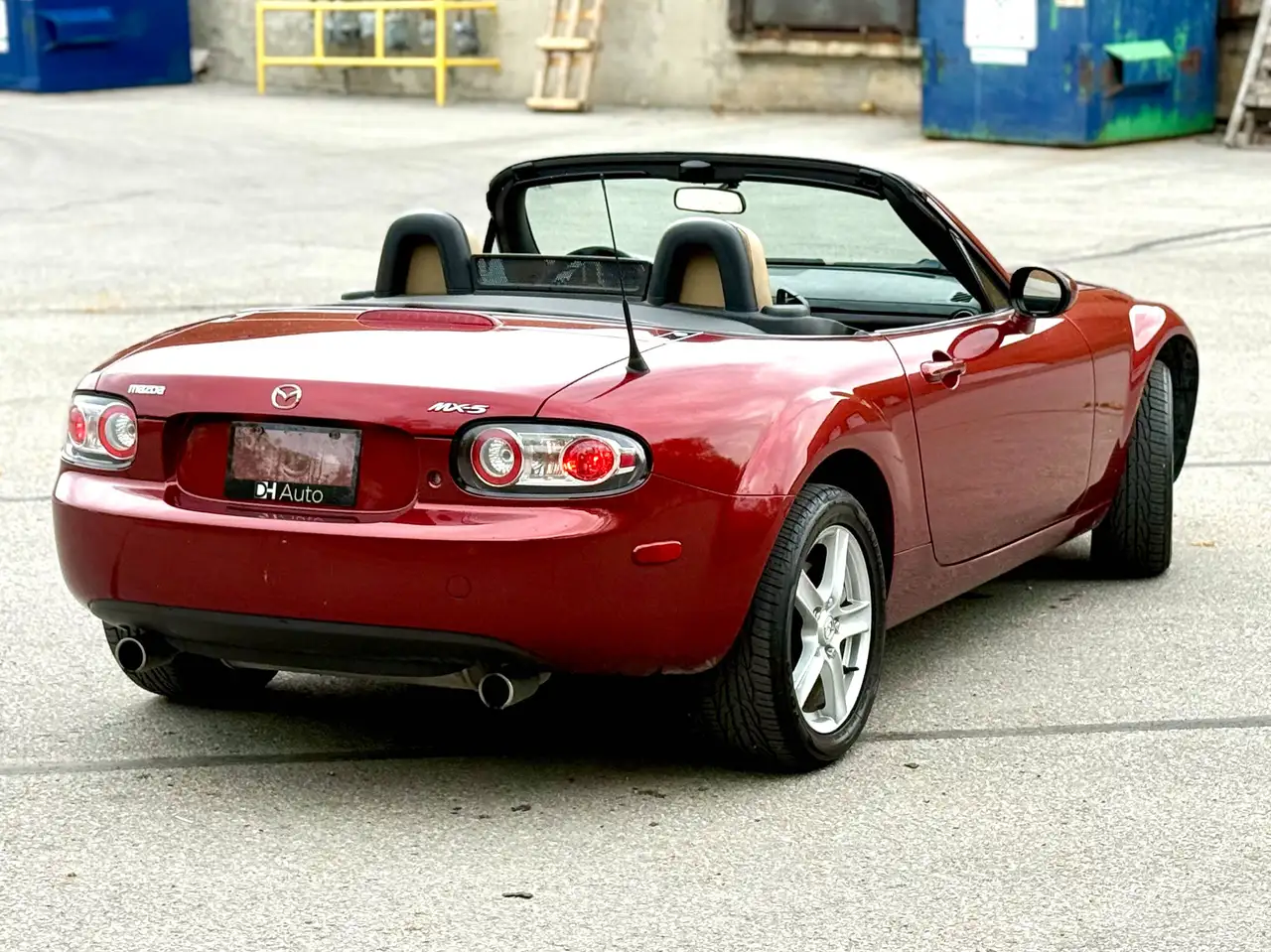 Mazda MX-5 Miata снимка Mazda MX-5 Miata