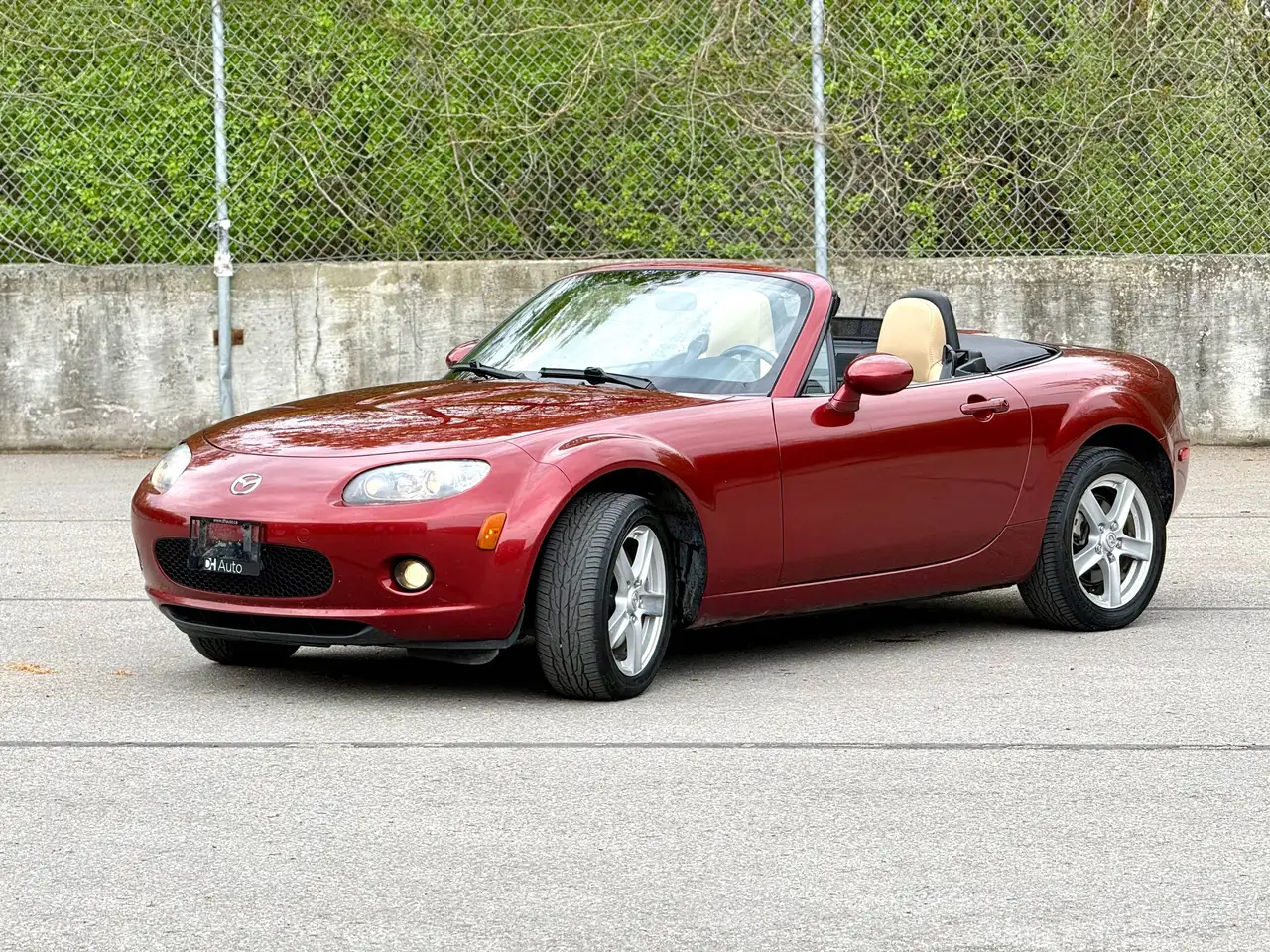 Mazda MX-5 Miata снимка Mazda MX-5 Miata