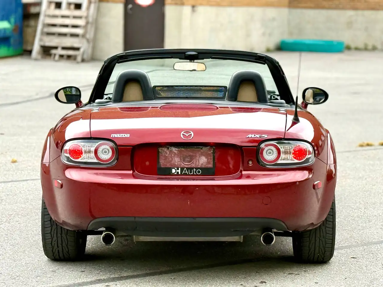Mazda MX-5 Miata снимка Mazda MX-5 Miata