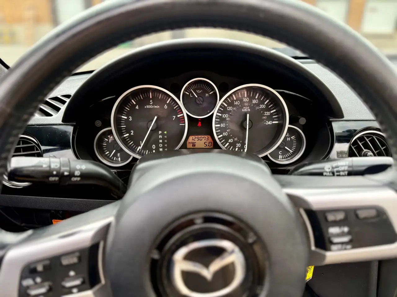 Mazda MX-5 Miata снимка Mazda MX-5 Miata