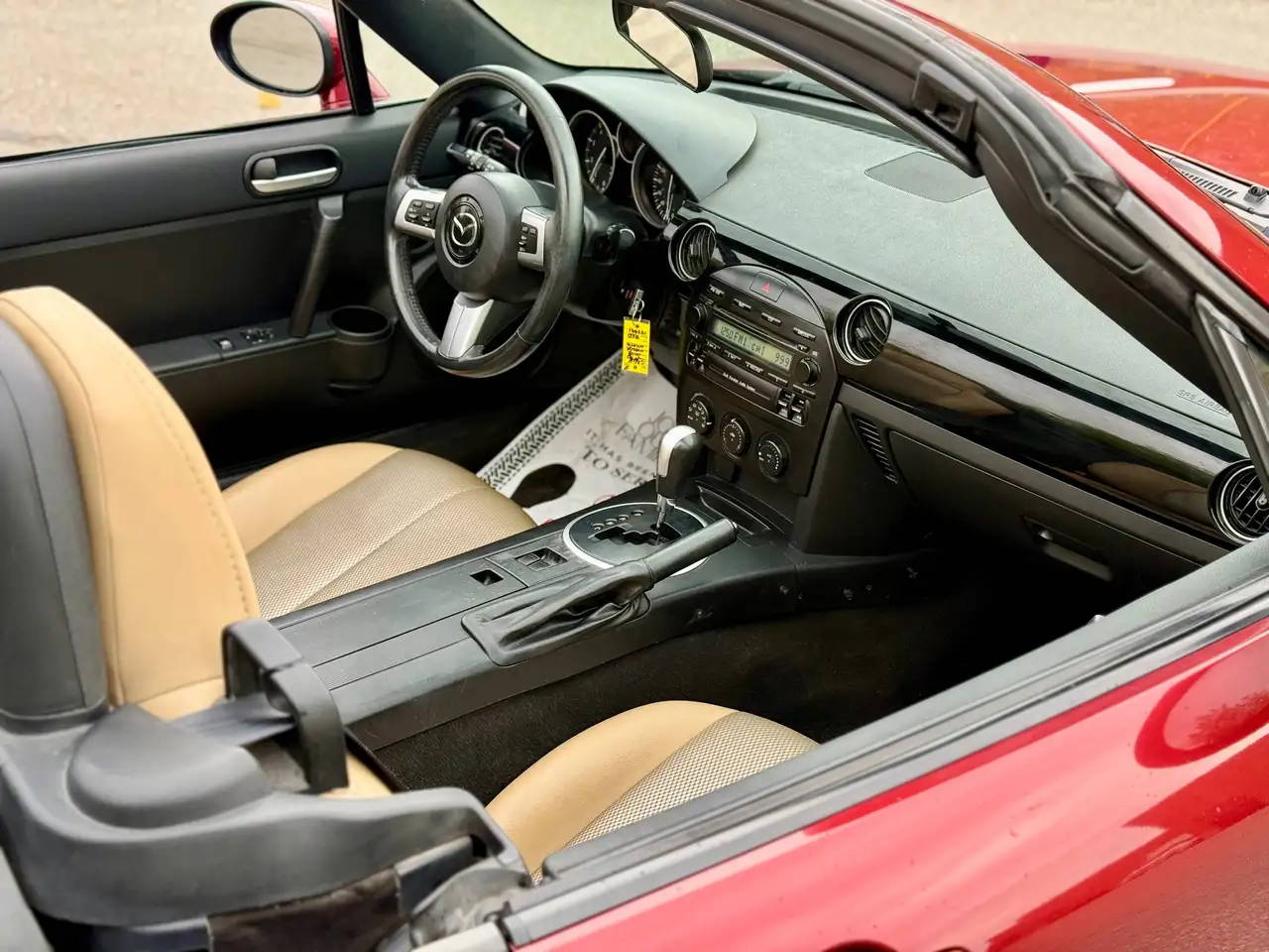 Mazda MX-5 Miata снимка Mazda MX-5 Miata