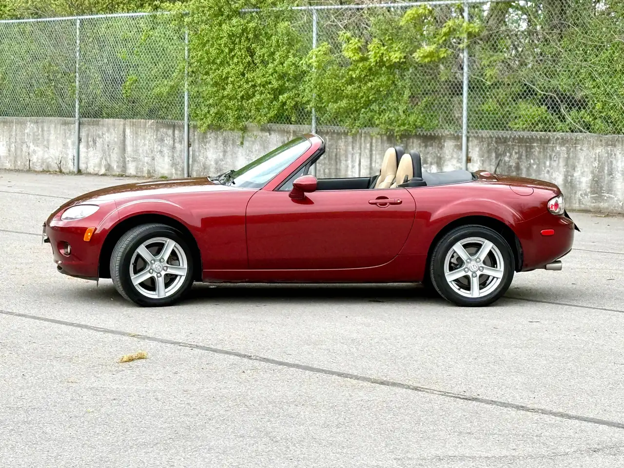 Mazda MX-5 Miata снимка Mazda MX-5 Miata