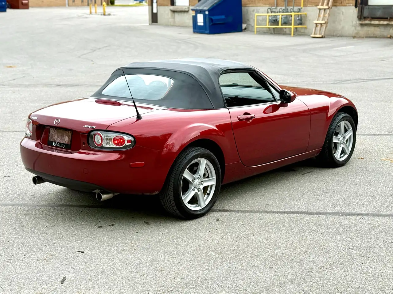 Mazda MX-5 Miata снимка Mazda MX-5 Miata
