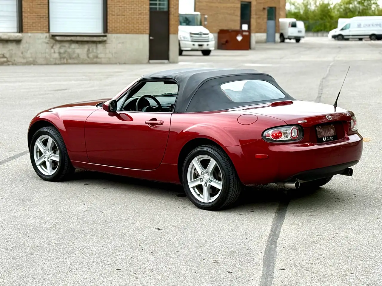 Mazda MX-5 Miata снимка Mazda MX-5 Miata