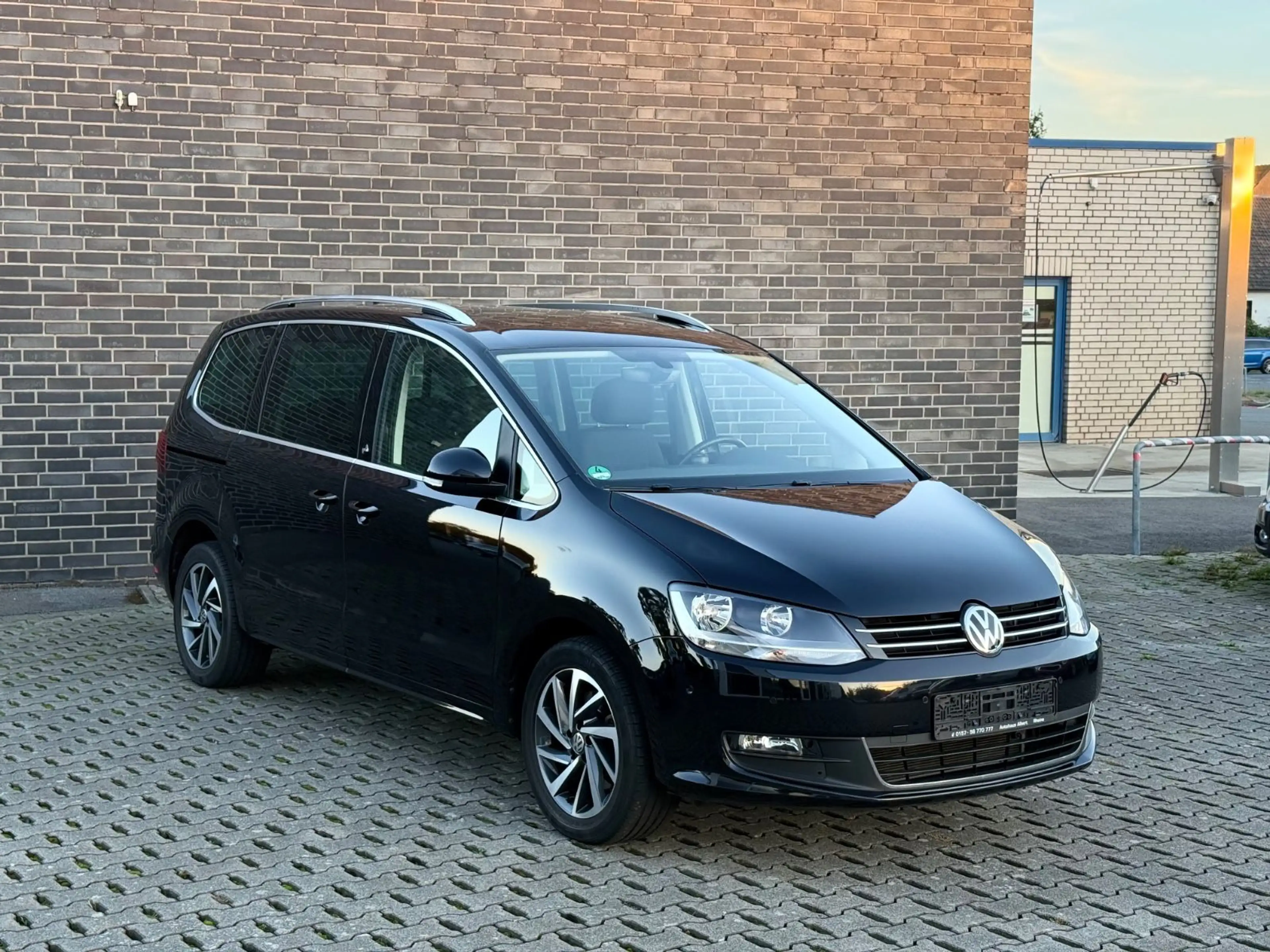 Volkswagen Sharan Sound*Panorama-Dach*SHZ*AHK*RFK*7 Sitze — photo 3