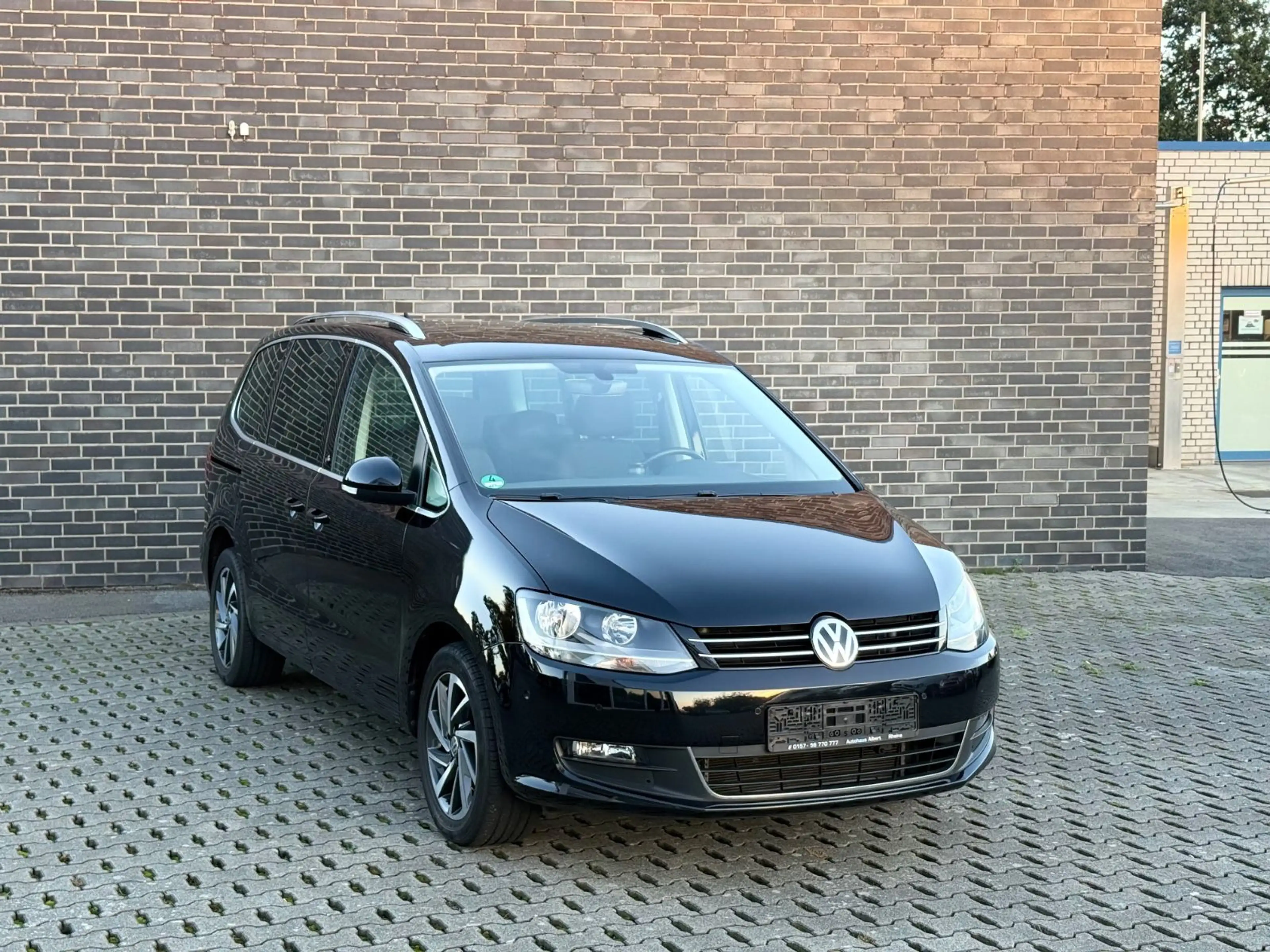Volkswagen Sharan Sound*Panorama-Dach*SHZ*AHK*RFK*7 Sitze — photo 2