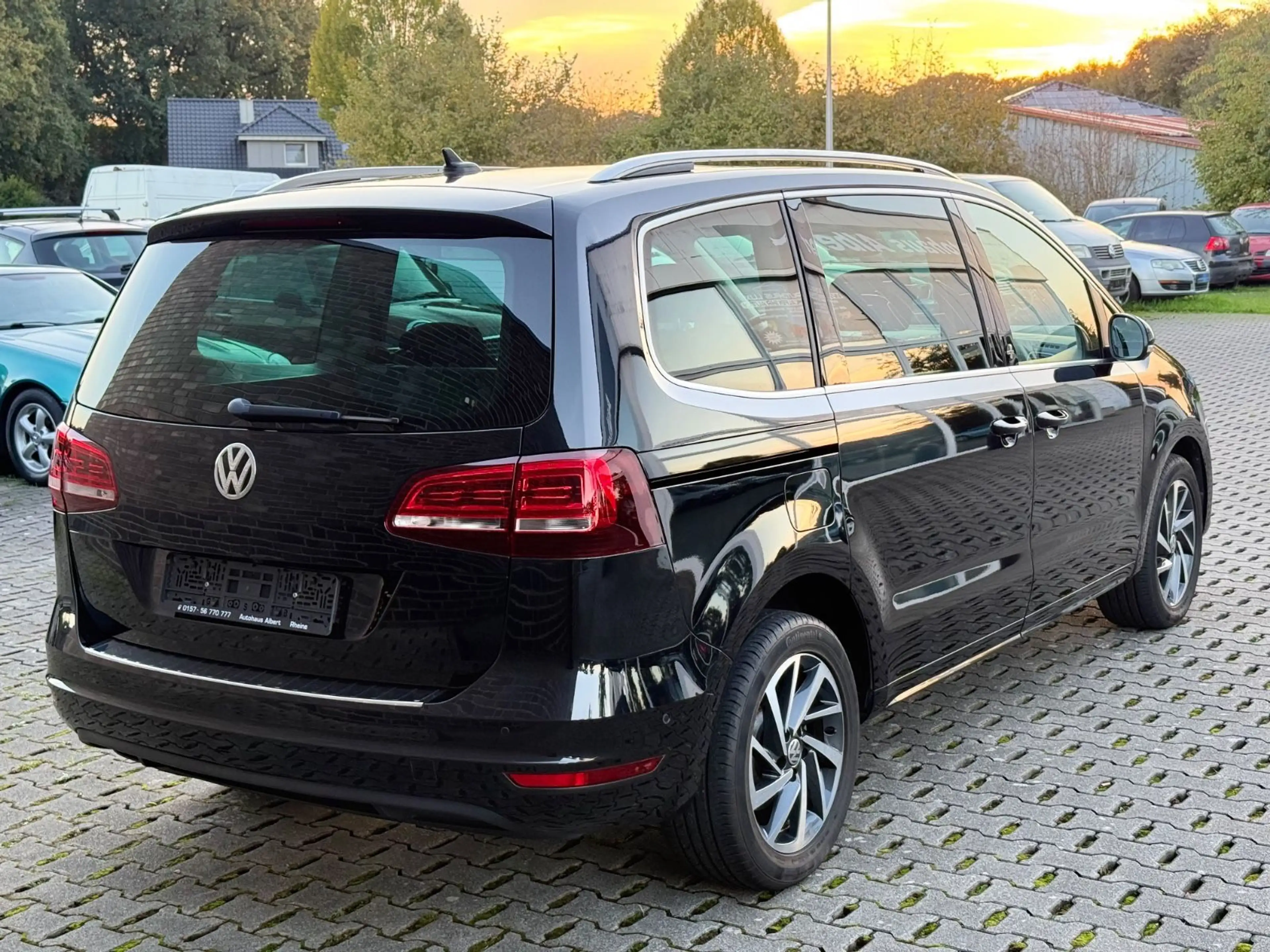 Volkswagen Sharan Sound*Panorama-Dach*SHZ*AHK*RFK*7 Sitze — photo 9