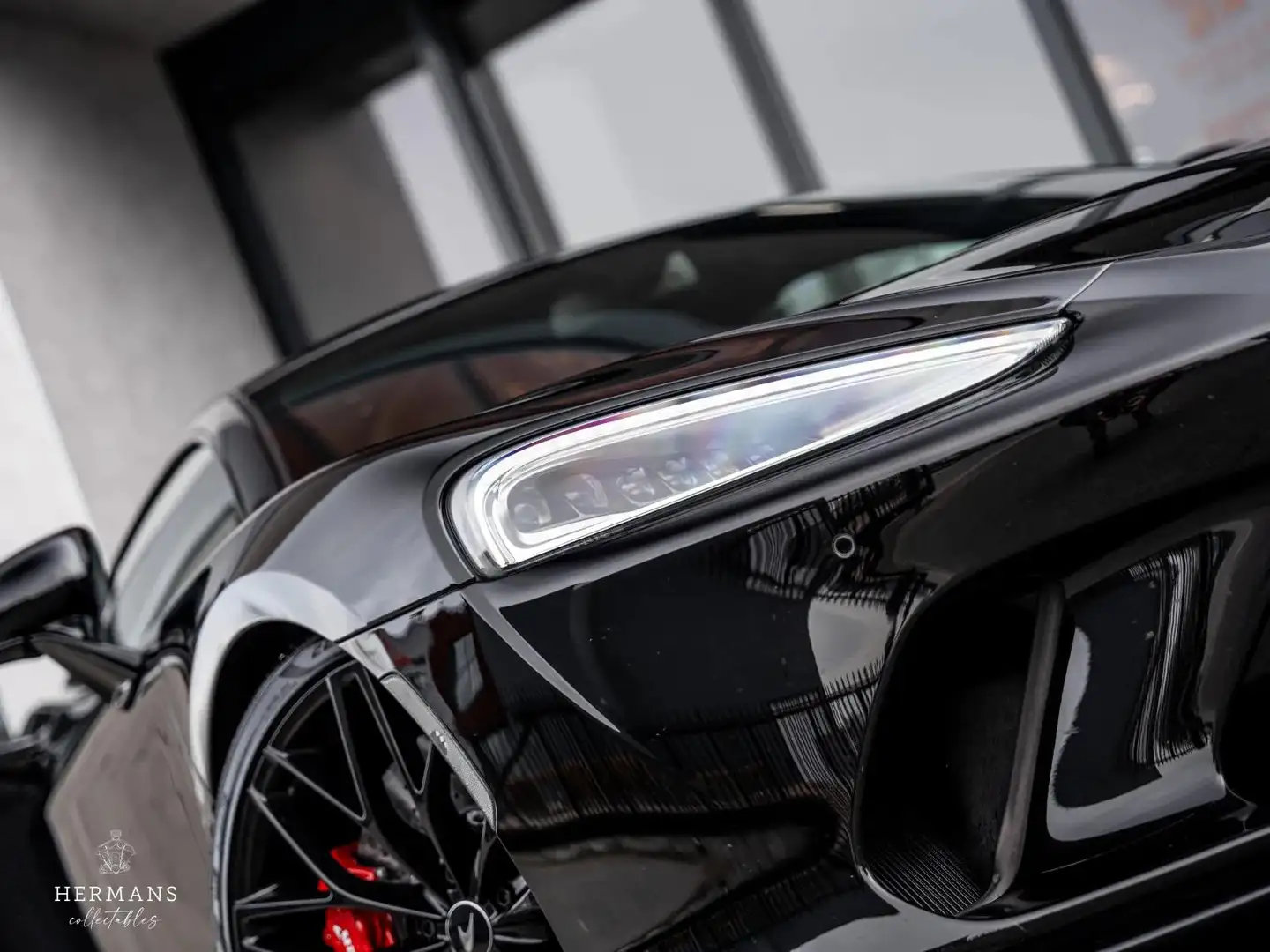 McLaren GT 4.0 V8 / Front Lift / Ceramic / Pano / B&W audio crna - 2