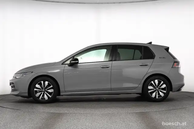 Volkswagen Golf view 3