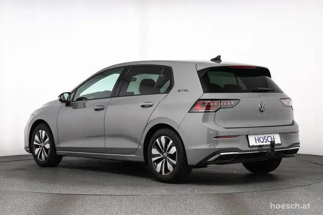 Volkswagen Golf view 4
