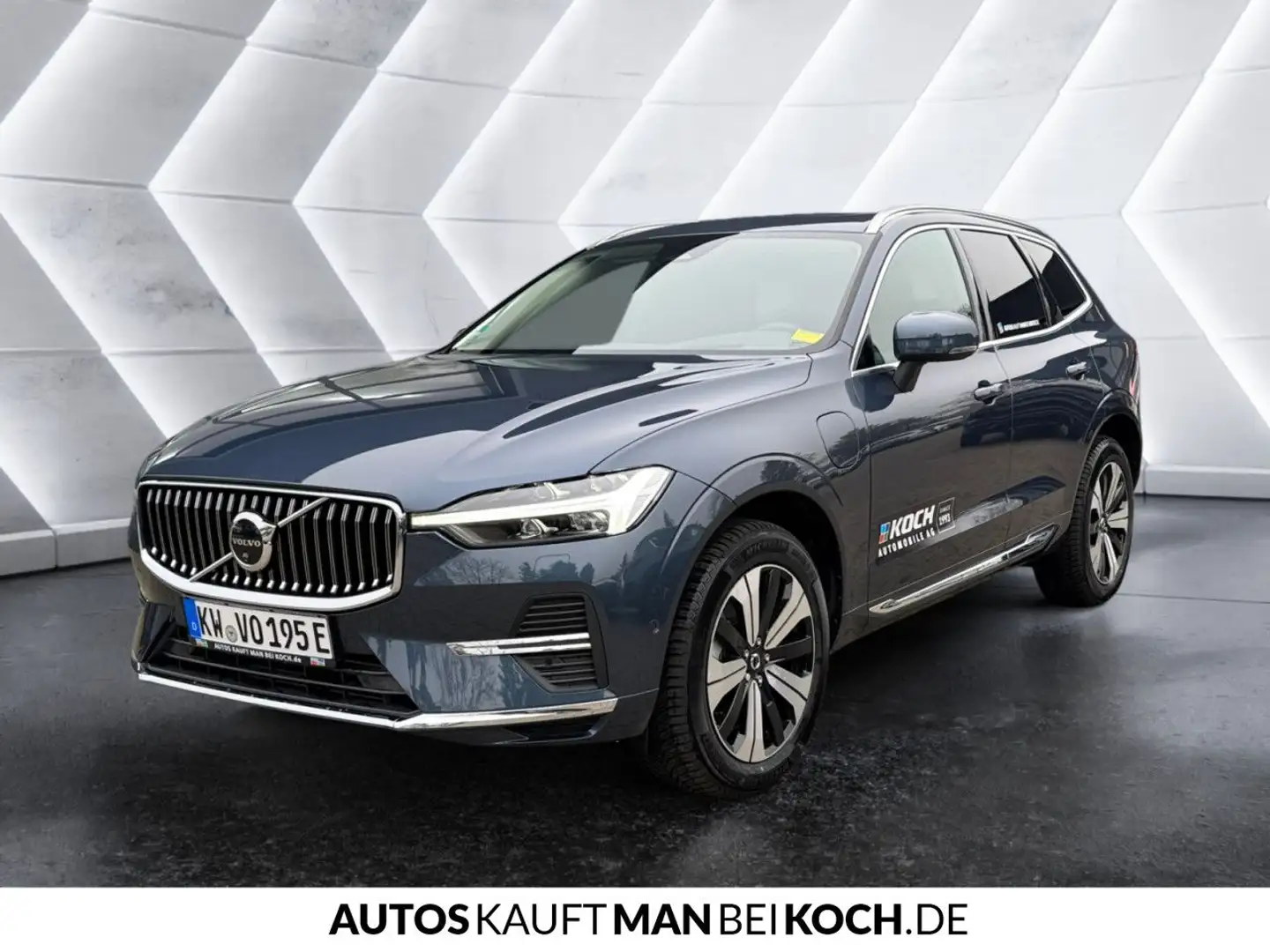 Volvo XC60 T6 AWD Plug-in Hybrid Plus Bright Bluetooth Blau - 2