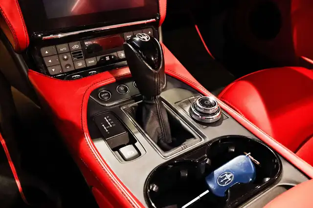 Maserati GranTurismo 2018 — photo 6