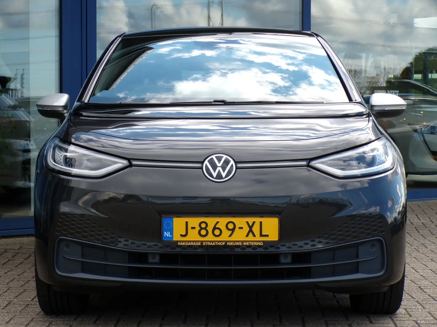 Volkswagen ID.3 First Max 58 kWh, SOH 94% / Trekhaak / Glazen dak Grijs - 2