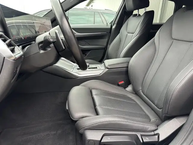 BMW 4 Series view 11