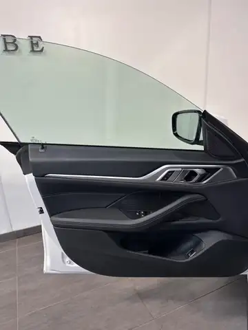 BMW 4 Series view 8