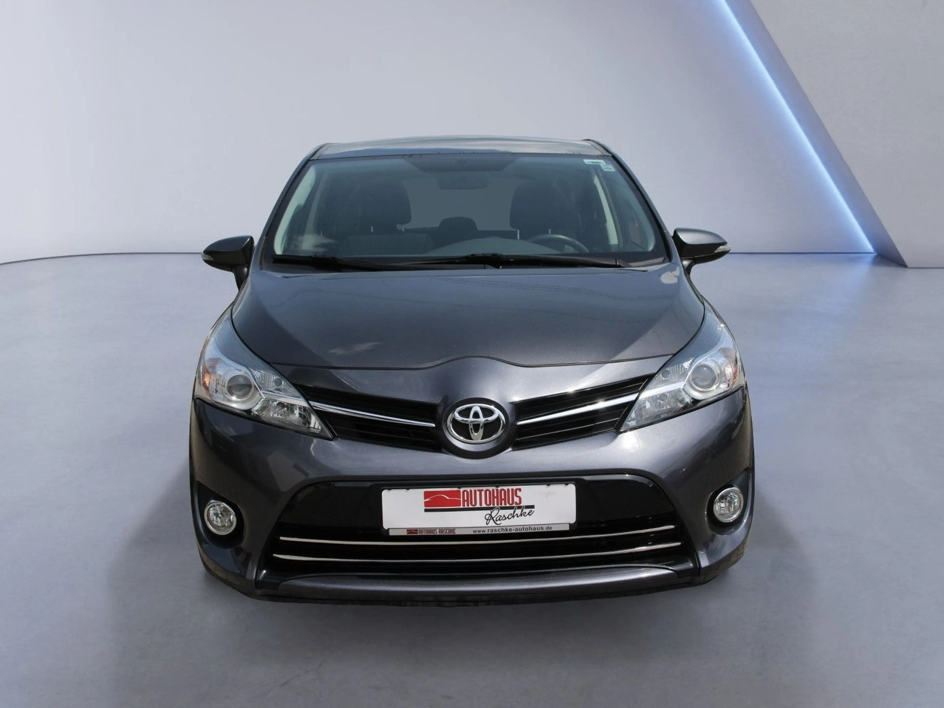 Toyota Verso SkyView Edition/Kamera/PDC/AHK/88tkm — photo 2
