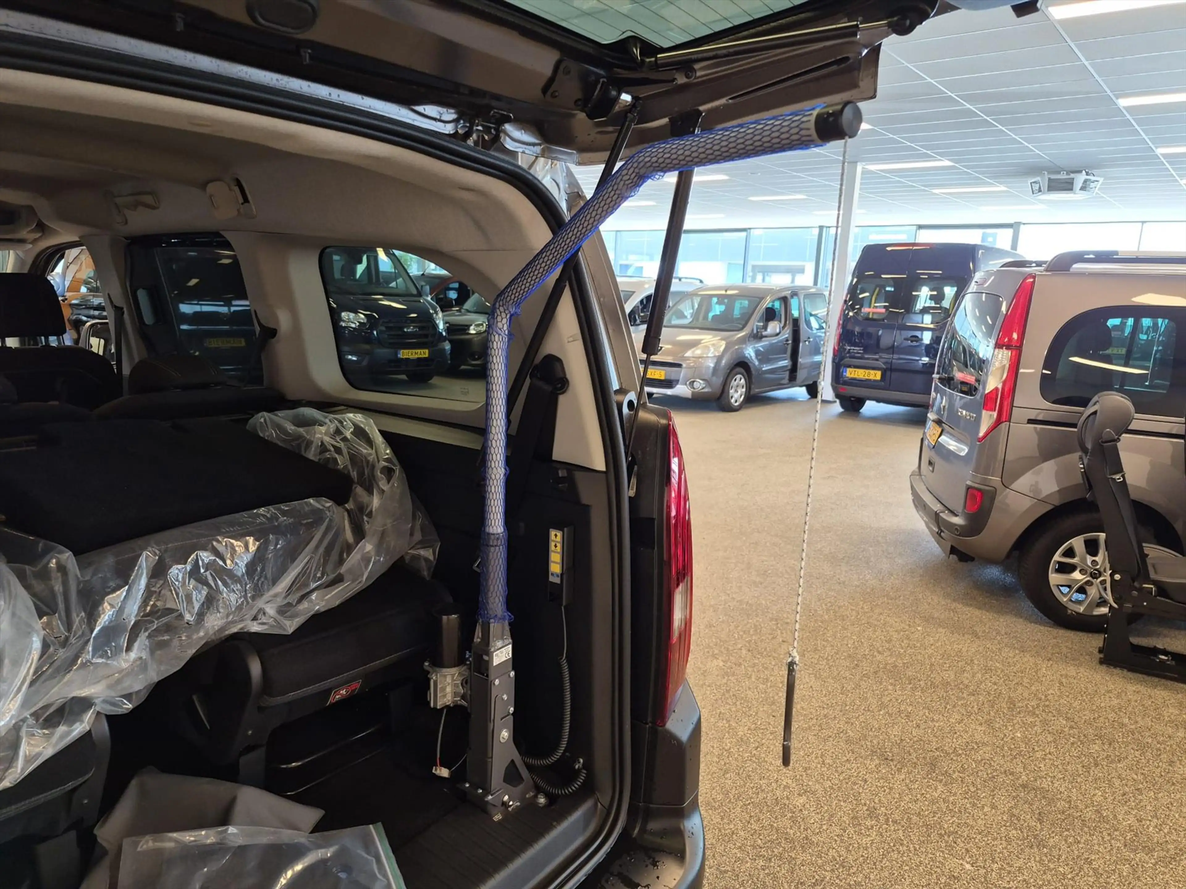 Peugeot Rifter L2 Automaat incl. kofferbaklift 58KG + Webasto kac — photo 4