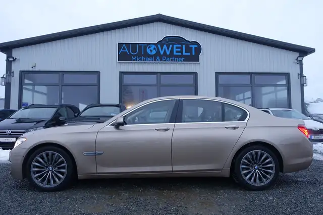 BMW 750 i xDrive 449PS lück.Scheckheft KAM ACC NAV