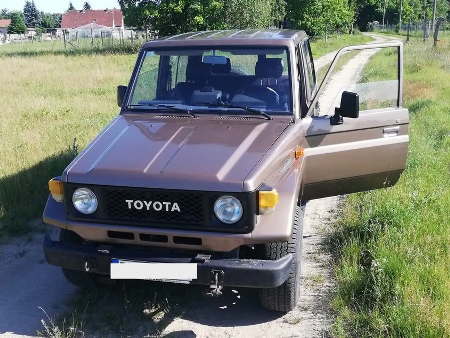 Toyota Land Cruiser Bruin - 2