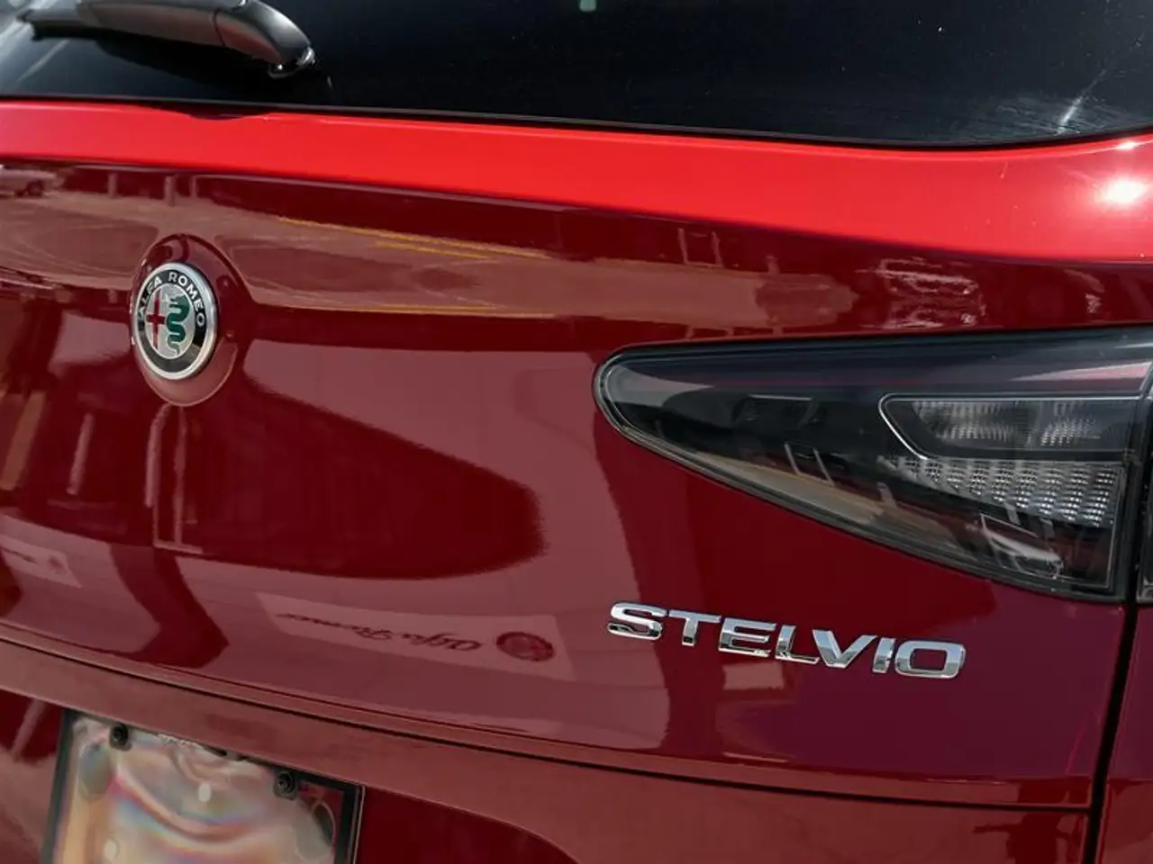 Alfa Romeo Stelvio снимка Alfa Romeo Stelvio