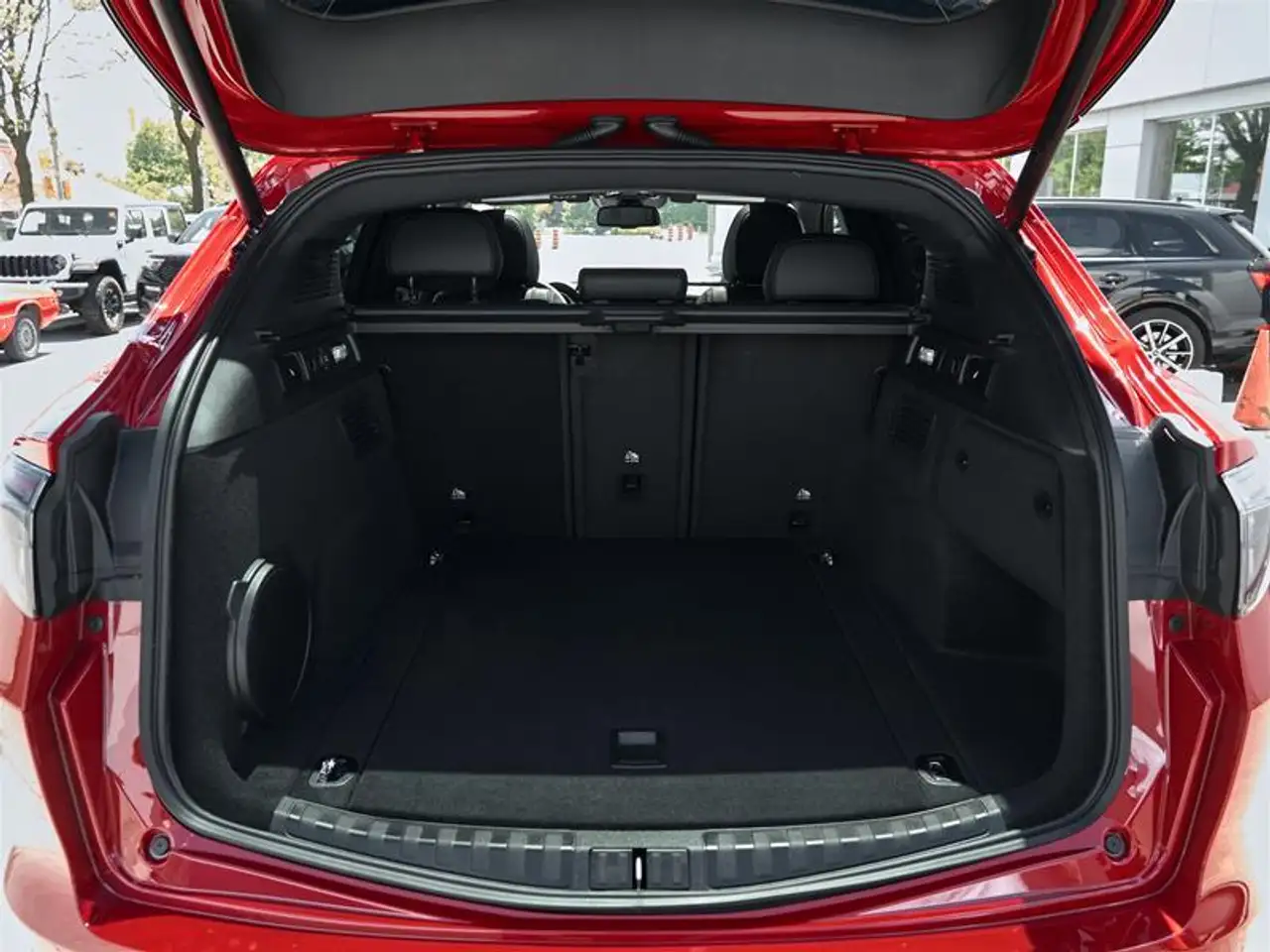 Alfa Romeo Stelvio снимка Alfa Romeo Stelvio
