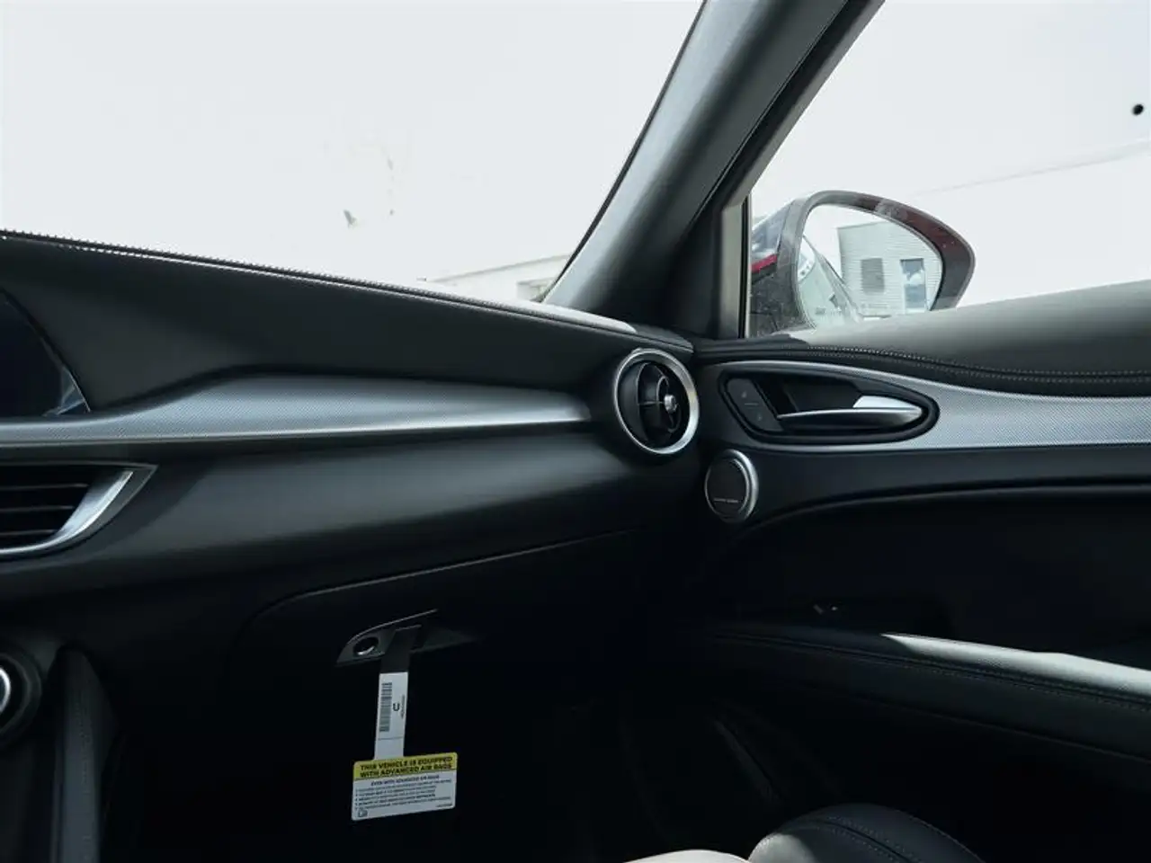 Alfa Romeo Stelvio снимка Alfa Romeo Stelvio