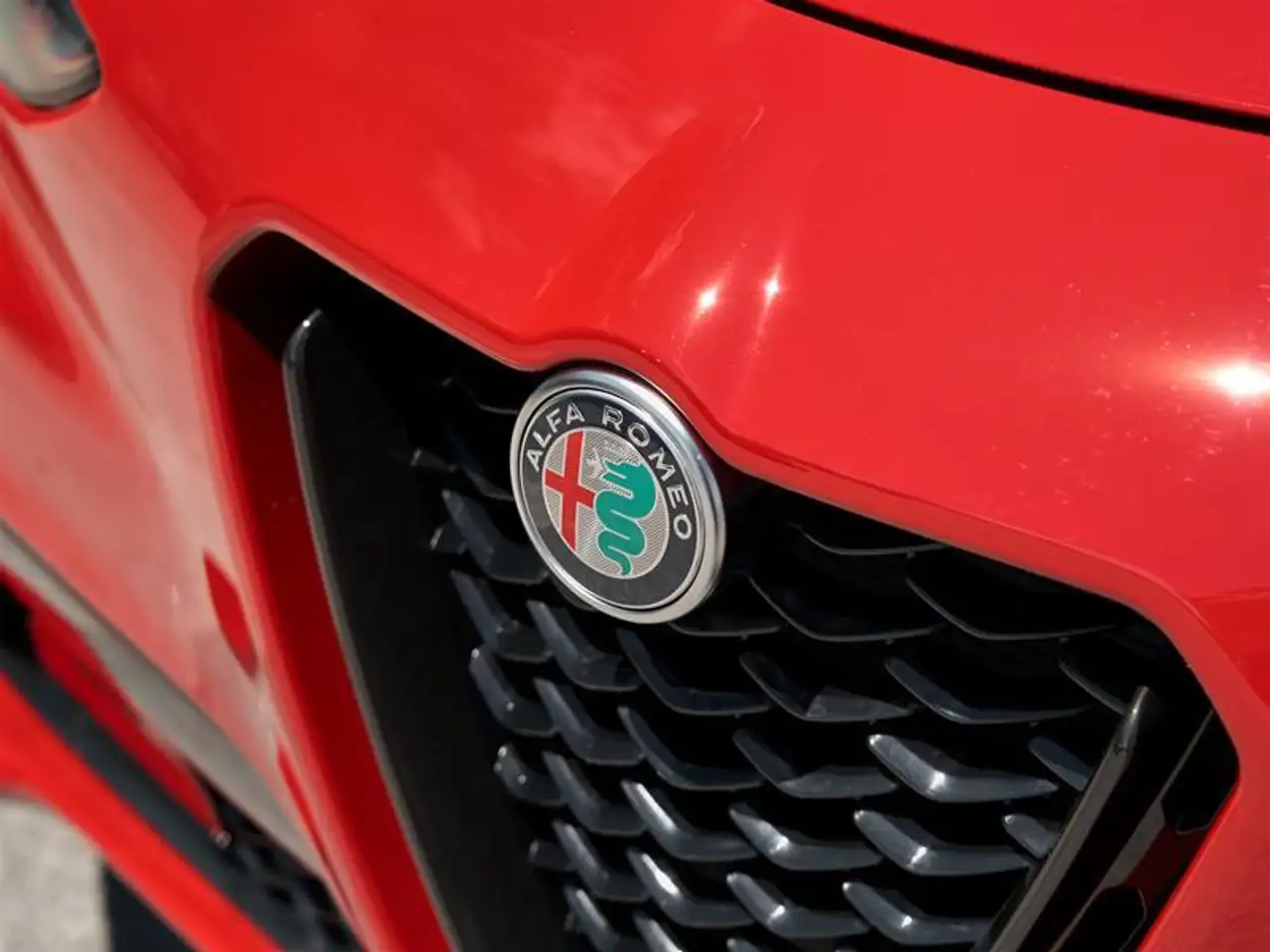 Alfa Romeo Stelvio снимка Alfa Romeo Stelvio