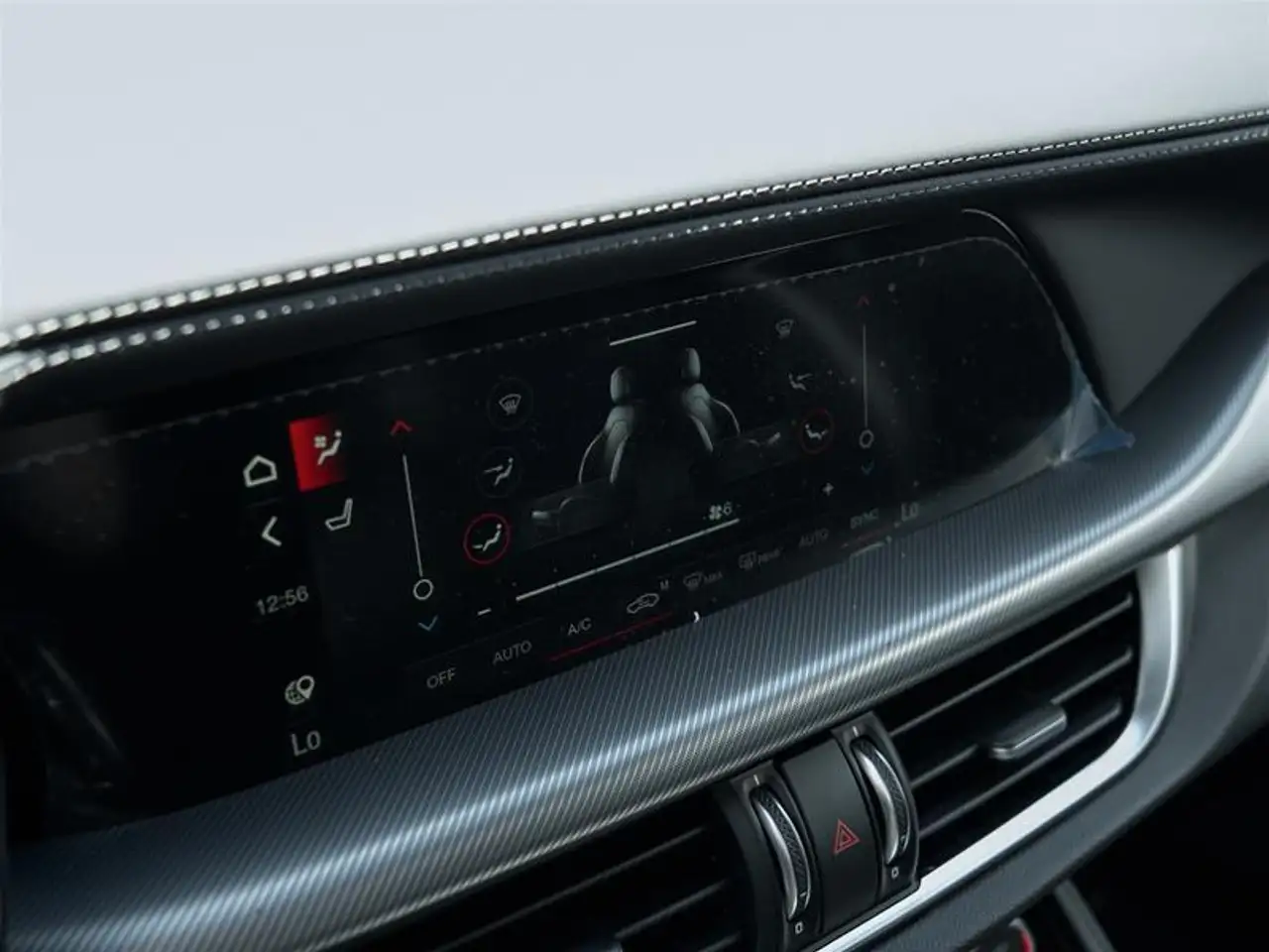Alfa Romeo Stelvio снимка Alfa Romeo Stelvio