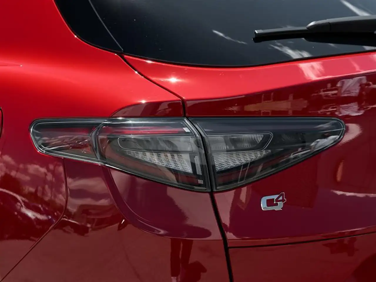 Alfa Romeo Stelvio снимка Alfa Romeo Stelvio