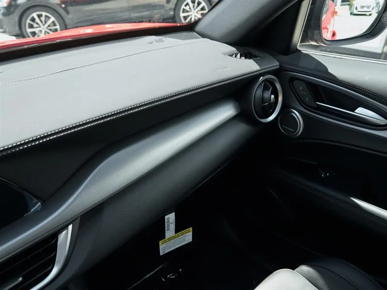 Alfa Romeo Stelvio снимка Alfa Romeo Stelvio