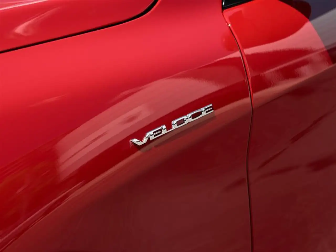Alfa Romeo Stelvio снимка Alfa Romeo Stelvio