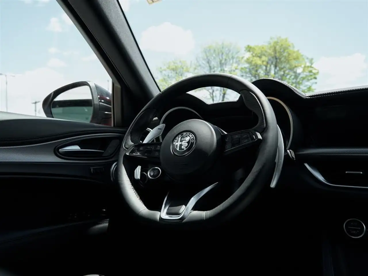 Alfa Romeo Stelvio снимка Alfa Romeo Stelvio