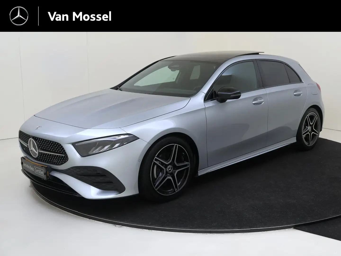 Mercedes-Benz A 180 AMG Line Grijs - 1