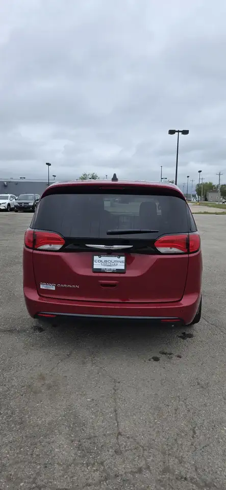 Chrysler Grand Caravan снимка Chrysler Grand Caravan