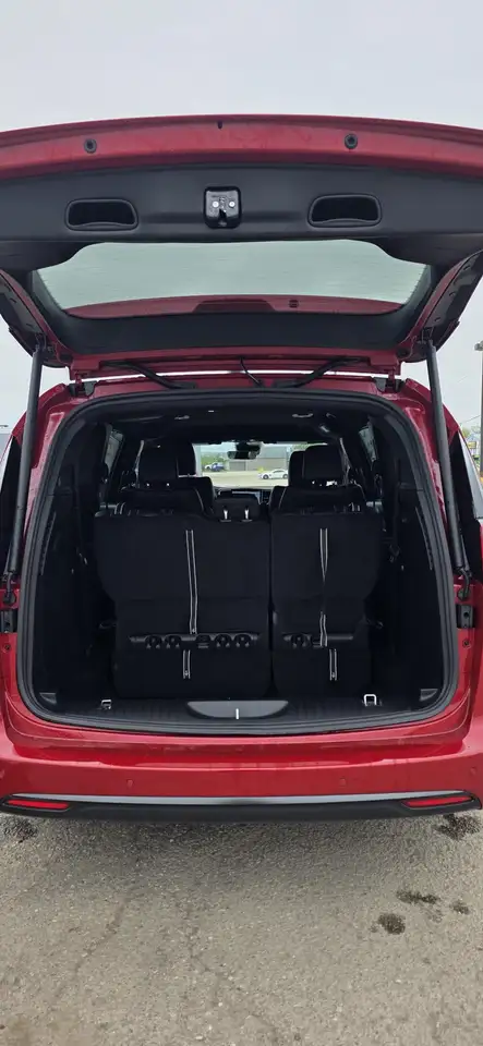 Chrysler Grand Caravan снимка Chrysler Grand Caravan