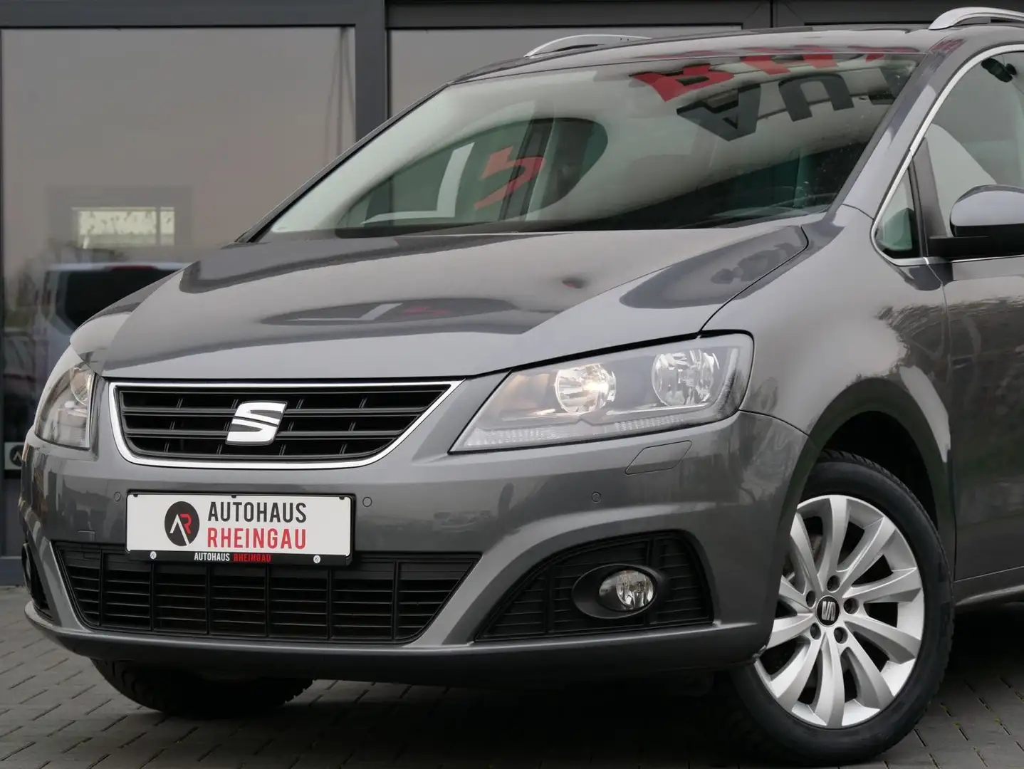 SEAT Alhambra 2.0 TDI Style Ecomotive RFK/AHK/PANO/7- Grijs - 2