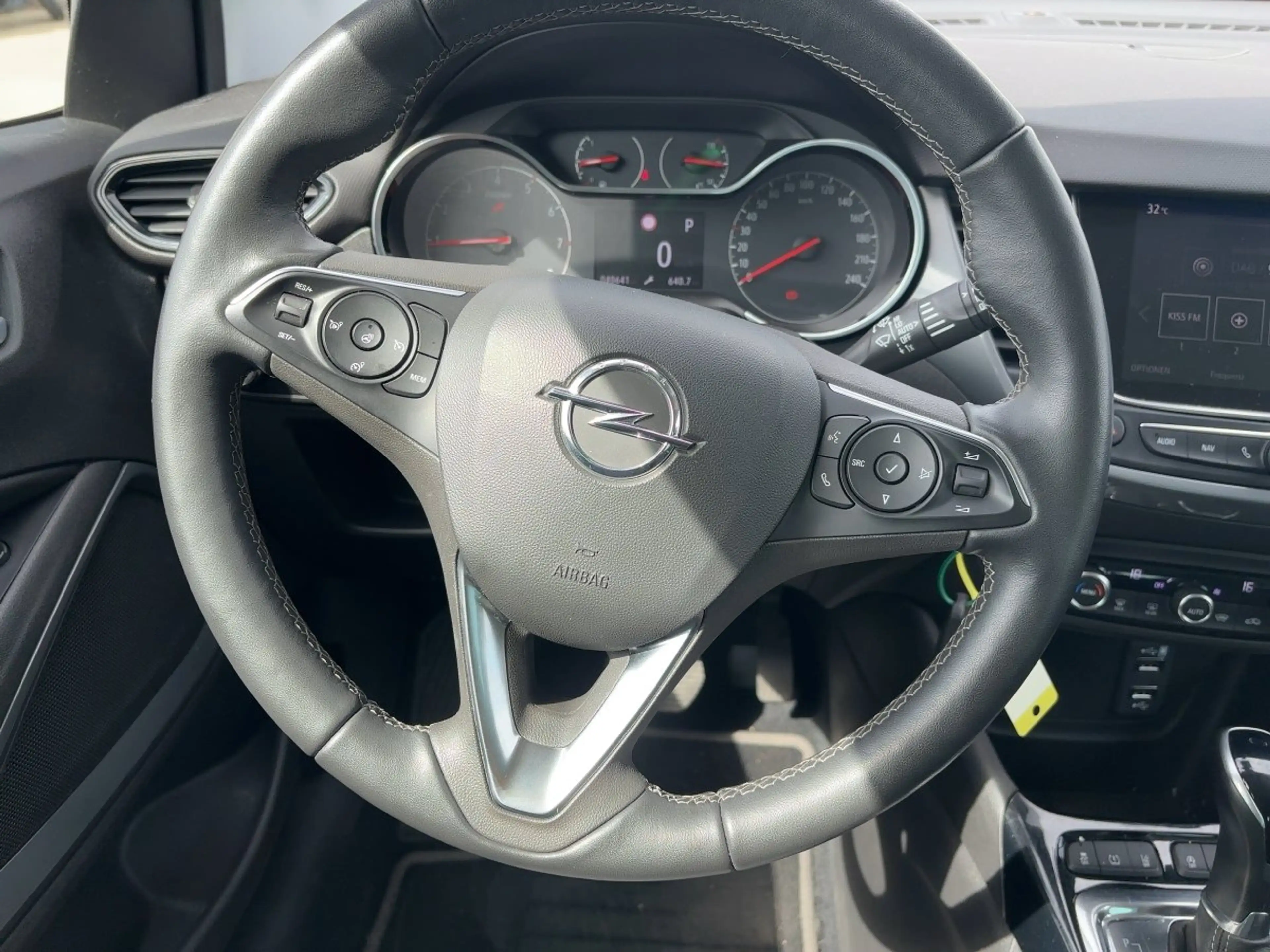 Opel Crossland Elegance LED KeyLess — photo 12