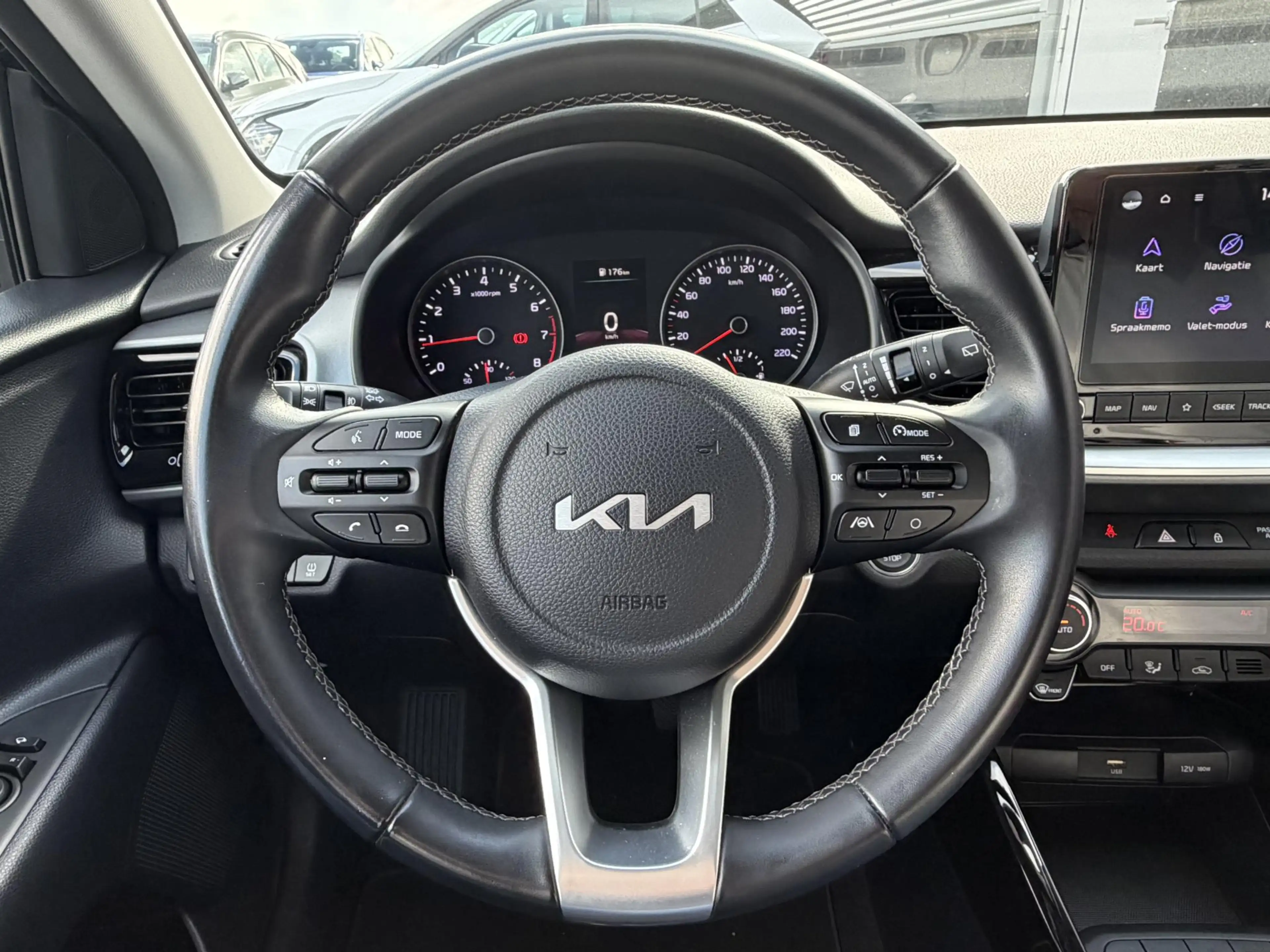 Kia Stonic 1.0 T-GDi MHEV DynamicPlusLine Navigatie, Achterui — photo 10